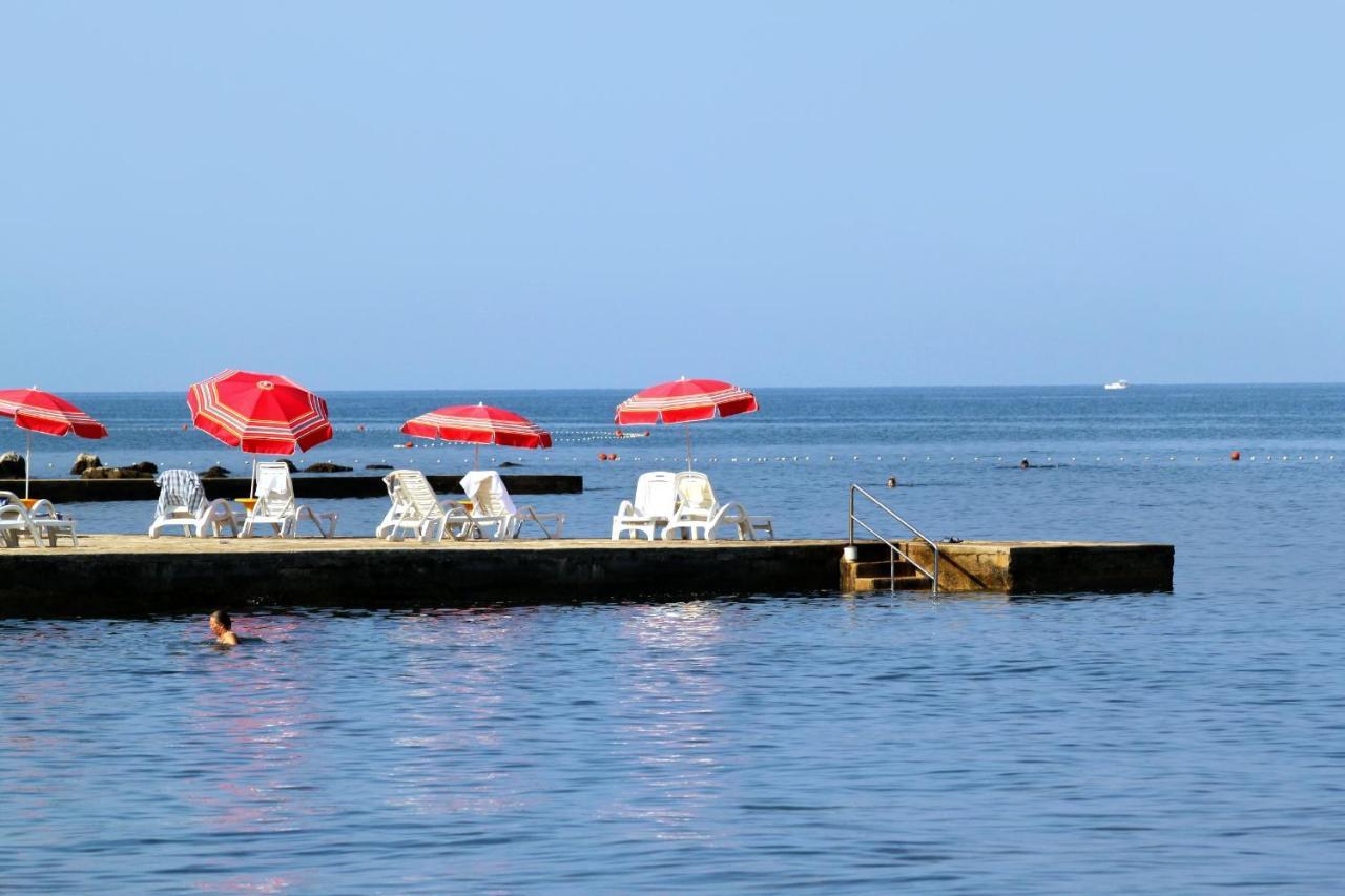 Apartment With A Parking Space - 7039 Umag